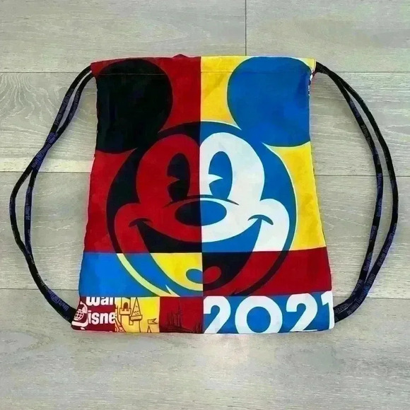 Disney world drawstring chinch 2021 rare limited edition  backpack - Picture 1 of 7
